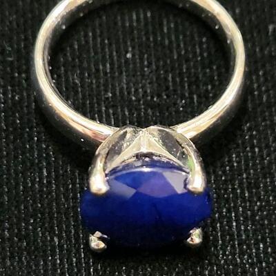 9 Carat Sapphire Ring in 14kt Gold