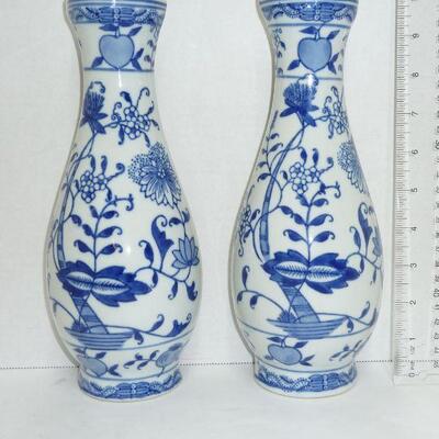 wall 1/2 vases pair