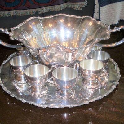 SILVERPLATE PUNCHBOWL WITH CUPS AND TRAY