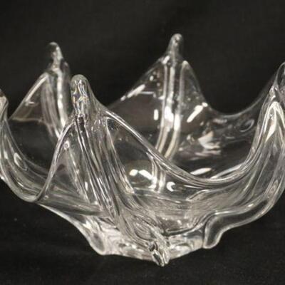 1096	CLEAR GLASS BOWL, APPROXIMATELY 9 1/4 IN WIDE X 6 IN HIGH
