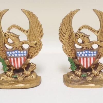 1092	CAST METAL AMERICAN EAGLE BOOKENDS W/FEDERAL SHIELD, APPROXIMATELY 8 IN HIGH
