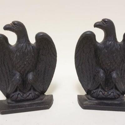 1039	CAST METAL EAGLE BOOKENDS, APPROXIMATELY 7 IN HIGH
