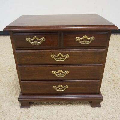 1007	THOMASVILLE 4 DRAWER SMALL CHERRY CHEST ON BRACKET FEET, 24 IN X 14 IN X 24 IN HIGH
