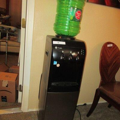 GE PROFILE ENERGY STAR QUALIFIED TRI-TEMP FREE-STANDING WATER DISPENSER WITH CHILLED COMPARTMENT