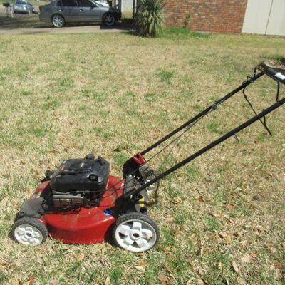 TORO LAWN MOWER 6.75 HP MOTOR WITH BAGGER NOT SHOWN