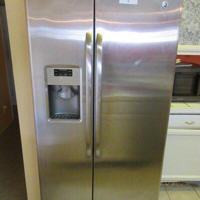 GE GSHS9NGYBCSS SIDE-BY-SIDE STAINLESS REFRIGERATOR WITH 3 NEW MWF WATER FILTER PACKS INCLUDED!
