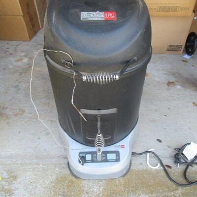 CHAR BROIL ELECTRIC SMOKER AND ROASTER