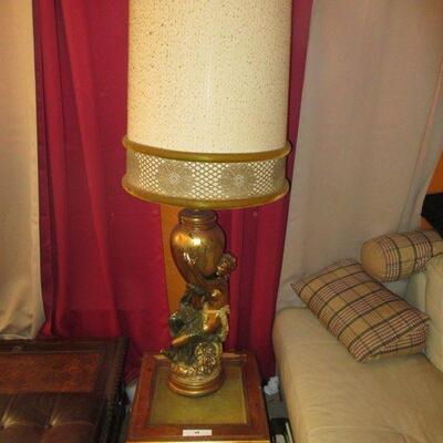 VINTAGE CHERUB LAMP WITH STAND HAS DAMAGE!