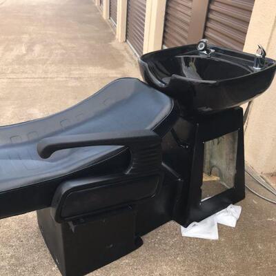 $300 wash chair and sink