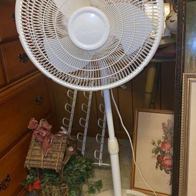 24' white Pedistal fan