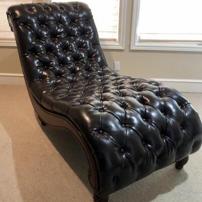 Tufted Leather Chaise Lounge