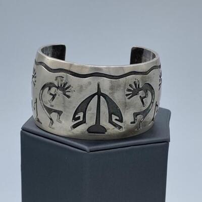 925 Silver Cuff Bracelet total weight is 4.64