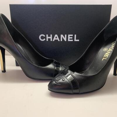 Chanel Black and Gold 4 inch Pumps Size 38 Euro