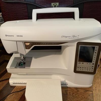 Husqvarma VIKING Designer Topaz 40 Sewing Machine