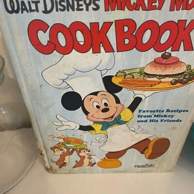 1975 Walt Disney's Mickey Mouse Cook Book!!