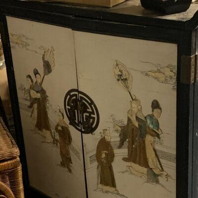 Oriental cabinet or portable bar