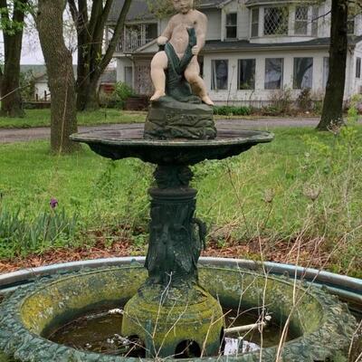 Art Nouveau Vintage Foundtain