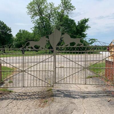driveway entry gates