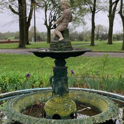 Art Nouveau Vintage Foundtain