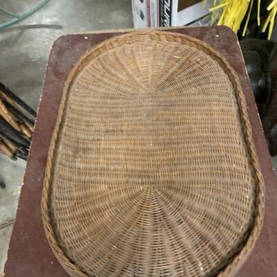 Wicker tiki serving tray 