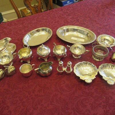 MISCELLANEOUS ASSORTMENT OF SILVER PLATED ITIEMS