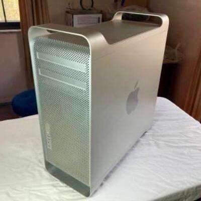 Vintage Apple and Mac Computer items