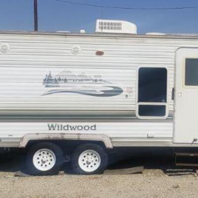 BUY IT NOW 7995  OBO   2004 Wildwood 5th wheel  This item.is avail able on pre sale
