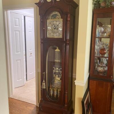 Howard Miller Grandfather Clock approx 86.5