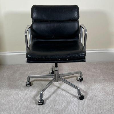 EAMES SOFT PAD MANAGEMENT CHAIR | Herman Miller Eames soft pad management office chair; h. 33 x 23 x 24 in. 