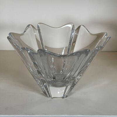 ORREFORS CENTER BOWL | Heavy crystal glass center bowl no. lh464214, appearing in overall very good condition; h. 6-3/4 x dia 10-1/2 in.