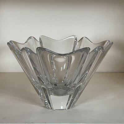 ORREFORS CENTER BOWL | Heavy crystal glass center bowl no. lh464214, appearing in overall very good condition; h. 6-3/4 x dia 10-1/2 in.