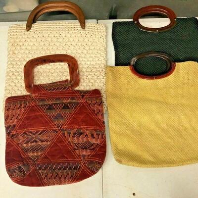 https://www.ebay.com/itm/115331862875	OL7007 Lot of 3 Bakelite Handle Handbags LOCAL PICKUP		Auction
