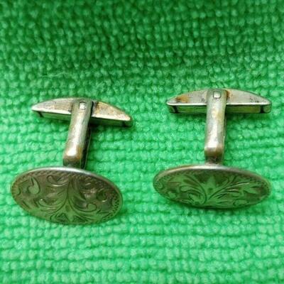 https://www.ebay.com/itm/115331849039	OL3001 VINTAGE STERLING SILVER CUFF LINKS 7.2 GRAMS (LES M. 55)		Auction
