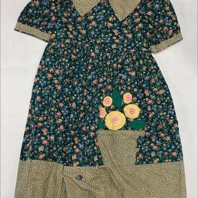 https://www.ebay.com/itm/125257243278	HS1051 BOUTIQUE GIRLS SMOCKED DRESSES LOT OF 2: GREEN FLORAL AND PINK FLORAL		BIN	 $19.99 
