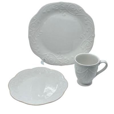 Lot 017
Lenox 'French Perle' Dinnerware Service for 4