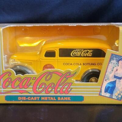 1995 Die Cast Metal Vintage Coca Cola Truck Bank
