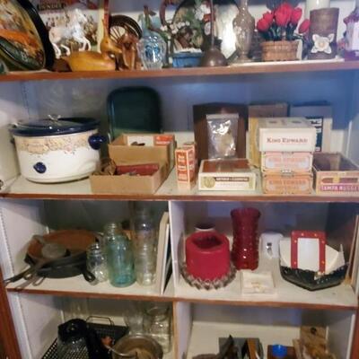 Assorted housewares and
