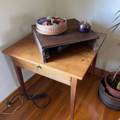 Pine table or stand with pegged top