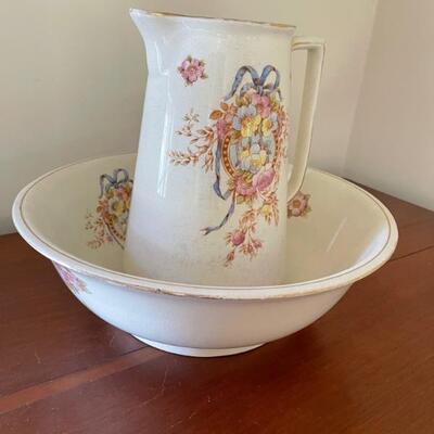 Washbowl & pitcher