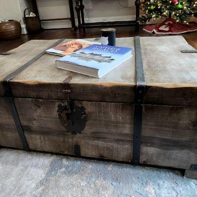 Wood Trunk | Coffee Table