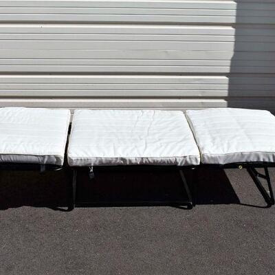 Bed / Ottoman