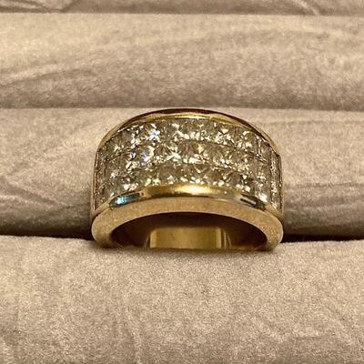 14k ring with 30 princess cut diamonds