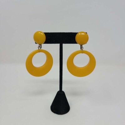 Yellow Butterscotch Bakelite Clip On Dangle Earrings