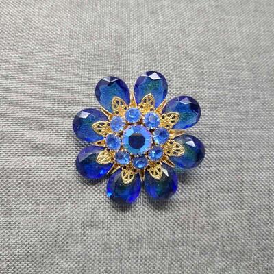 Blue Glass Bead & Rhinestone Gold Tone Flower Brooch