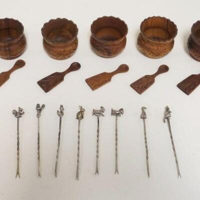 1036	5 CARVED SALT DIPS W/CARVED SPOONS & 8 HORS D'HOEUVRES PICKS W/ANIMALS, (ONE HAS A WOMAN)
