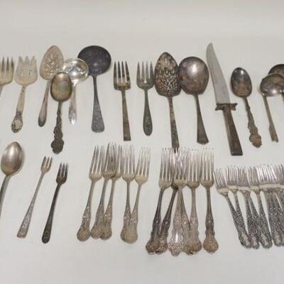 1031	LOT OF MISC SILVERPLATED FLATWARE, INCLUDES SERVING PIECES
