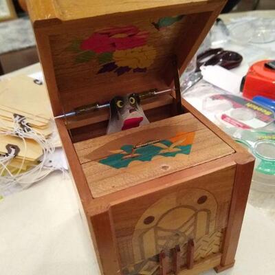 Cigarette dispenser