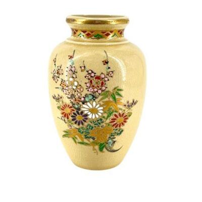 Lot 062
Japanese Satsuma Painted Vase
