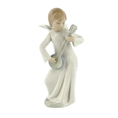 Lot 038
NAO 'Angel Playing Mandolin' Porcelain Figurine