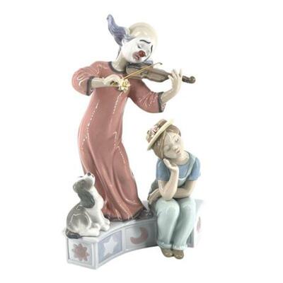 Lot 035
Lladro 'Music for a Dream' Porcelain Figurine Spain #6900